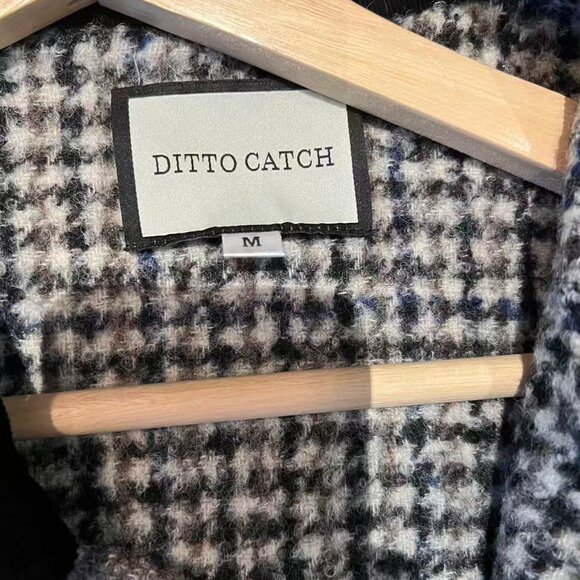 girls coat - Picture 3 of 3